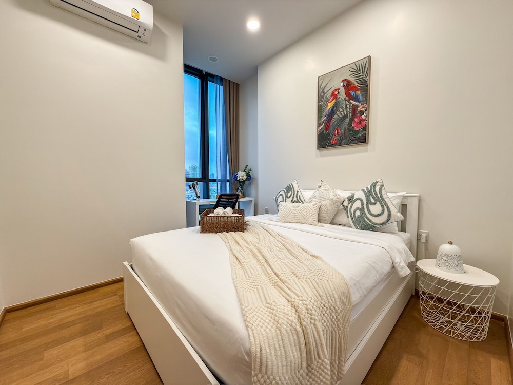 New City Condo in Central Bangkok Siam Paragon · Central World