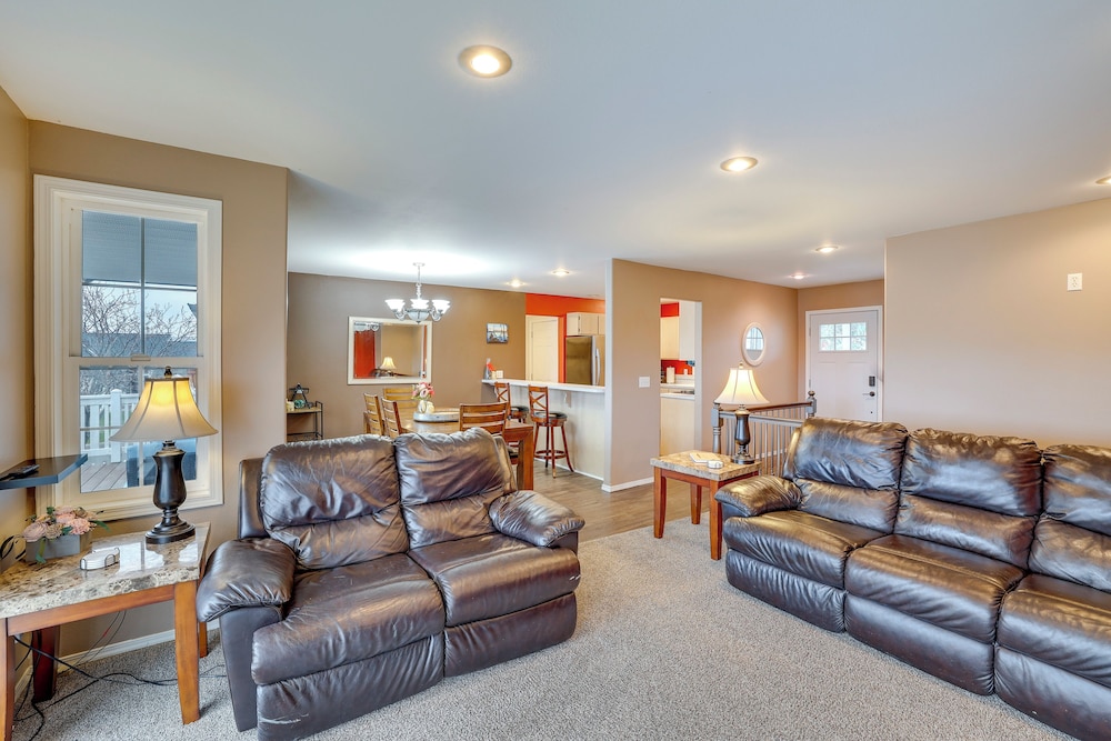 6 Mi to Dtwn Lewiston: Quiet Home w/ Views