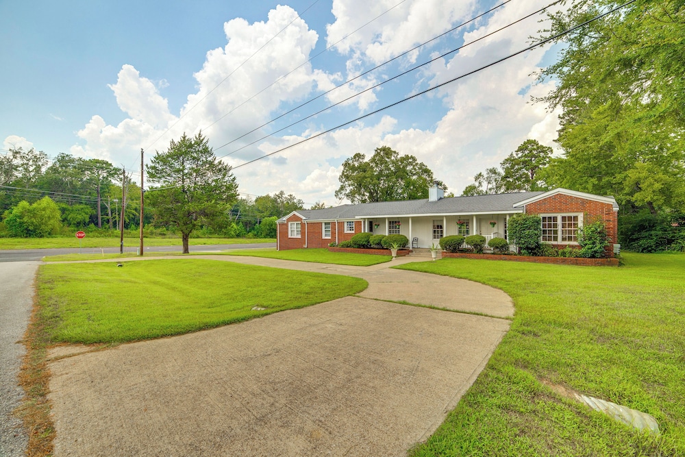 10 Mi to Lake Palestine: South Tyler Location!