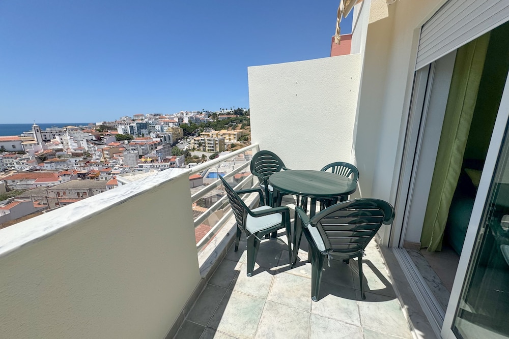 Central Old Town Albufeira Apartment