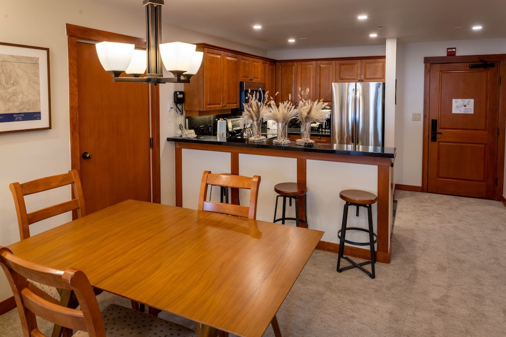 1307A - One Bedroom Standard Eagle Springs West 1 Condo