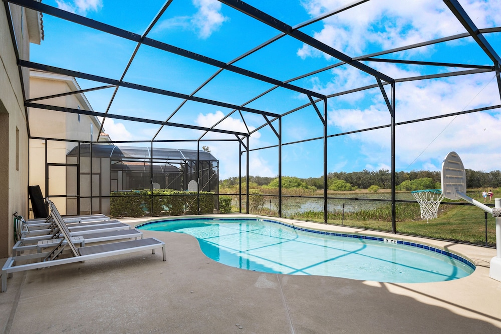 8005 Oak Shadow Ct