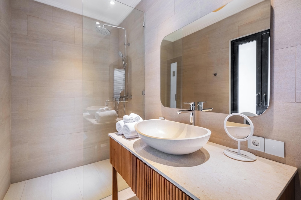 Oasis Residences - Serene Sanur Sanctuary, Modern Comfort Meets Nature