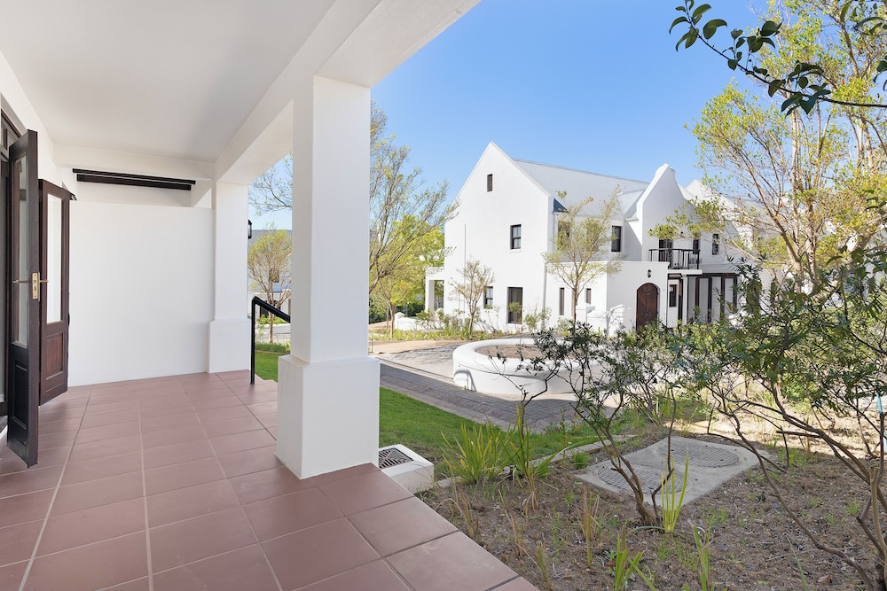 Winelands Golf Lodges at De Zalze