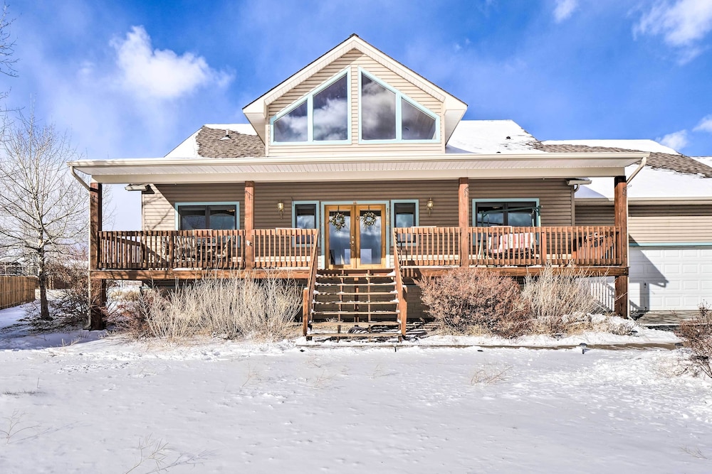 Charming, Spacious & Pet-friendly Buena Vista Home view 4