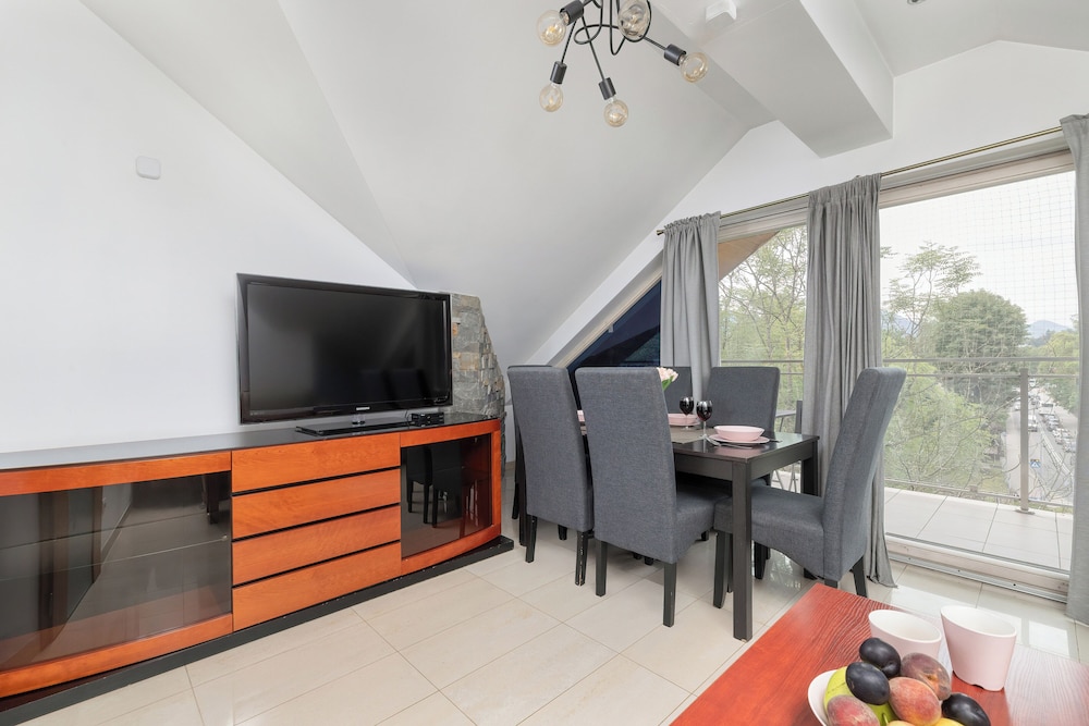 Apartment With Mountain View by Renters