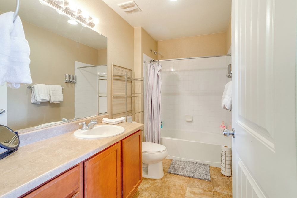 Denver Area Home: 4 Mi to DIA & I-70 Access!
