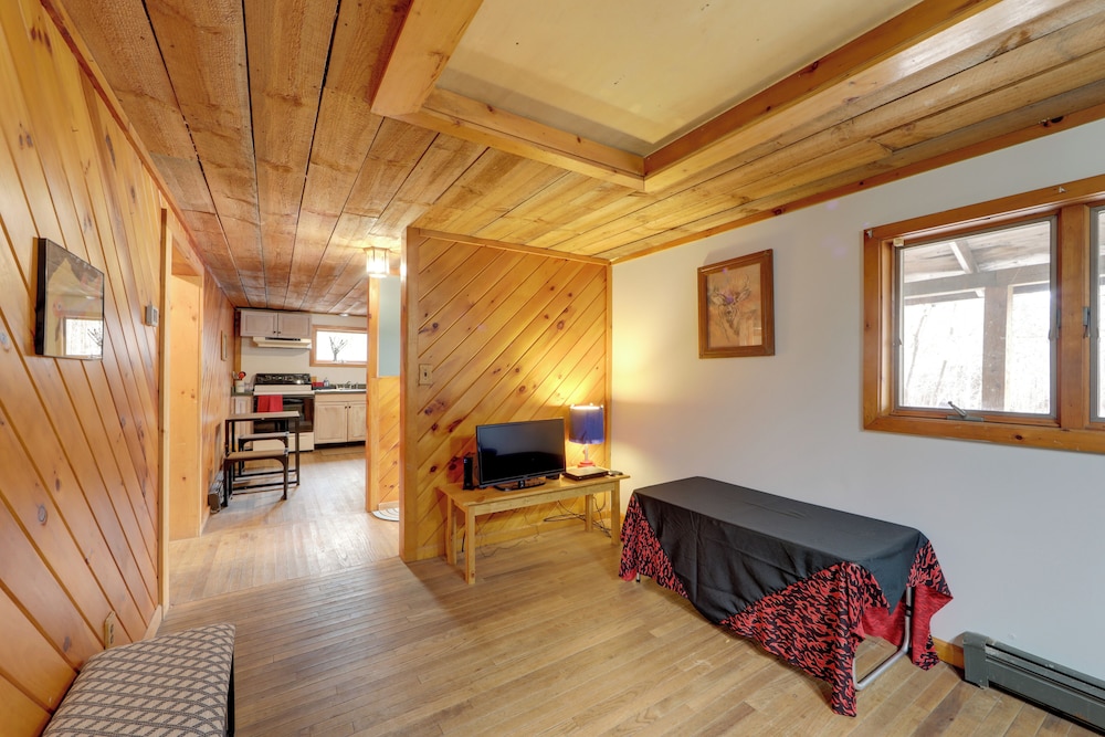 Fall Festival Retreat: Cabin w/ Deck & Yard!