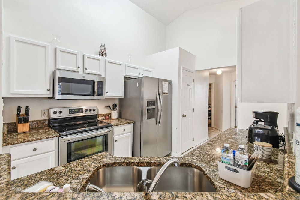 Home w/ Private Pool & Game Room - Near Disney!