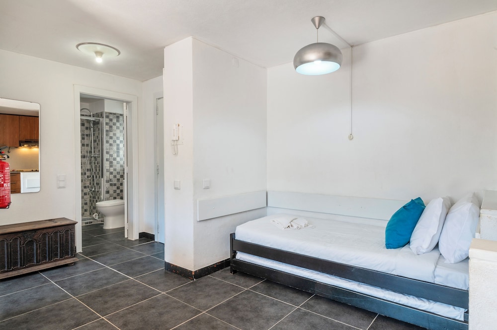 1BR Apartment with Pool at Lago Azul