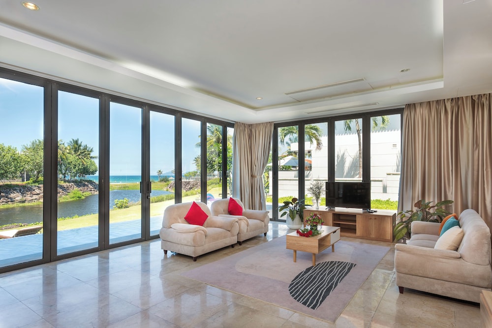 Ocean Luxury Villas Danang