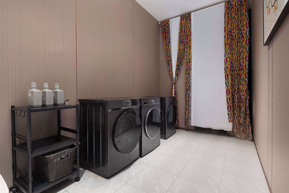 Days Hotel By Wyndham Xishuangbanna Jinghong