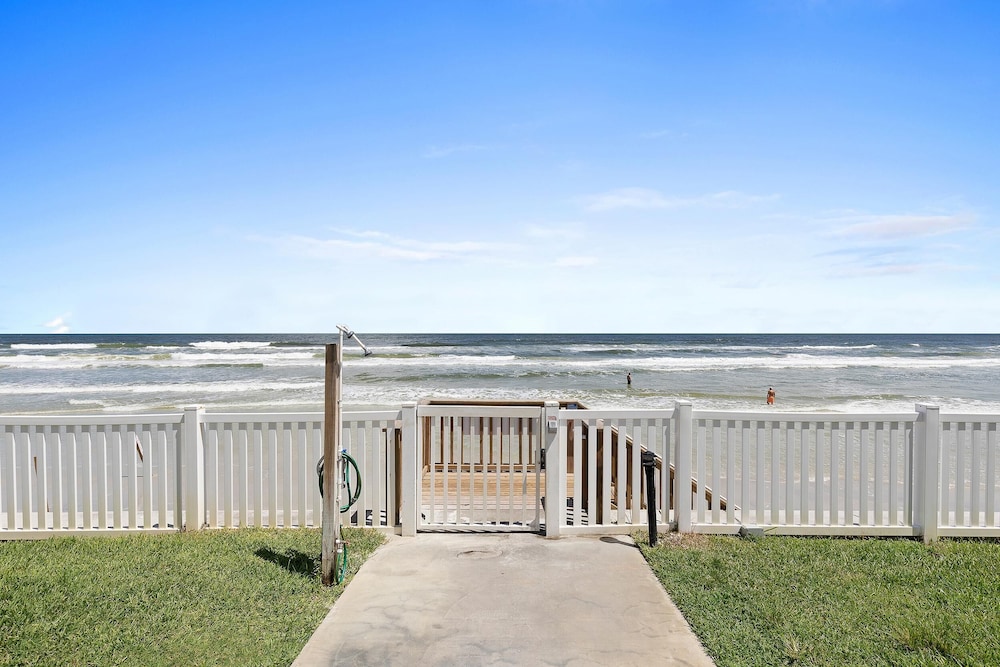 Point East 320
