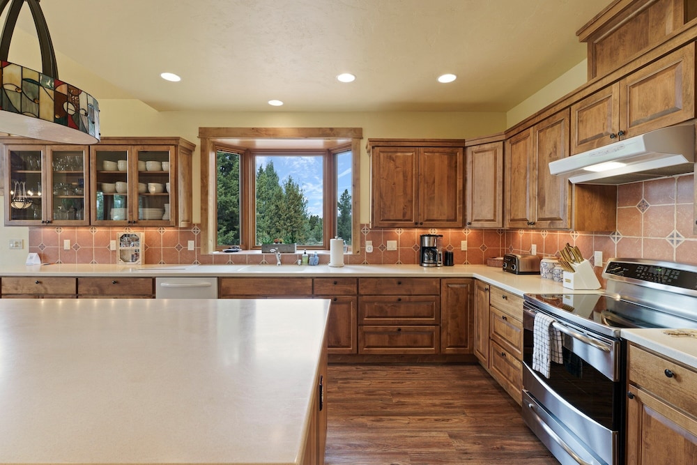 High Lowe 4 Bedroom Home