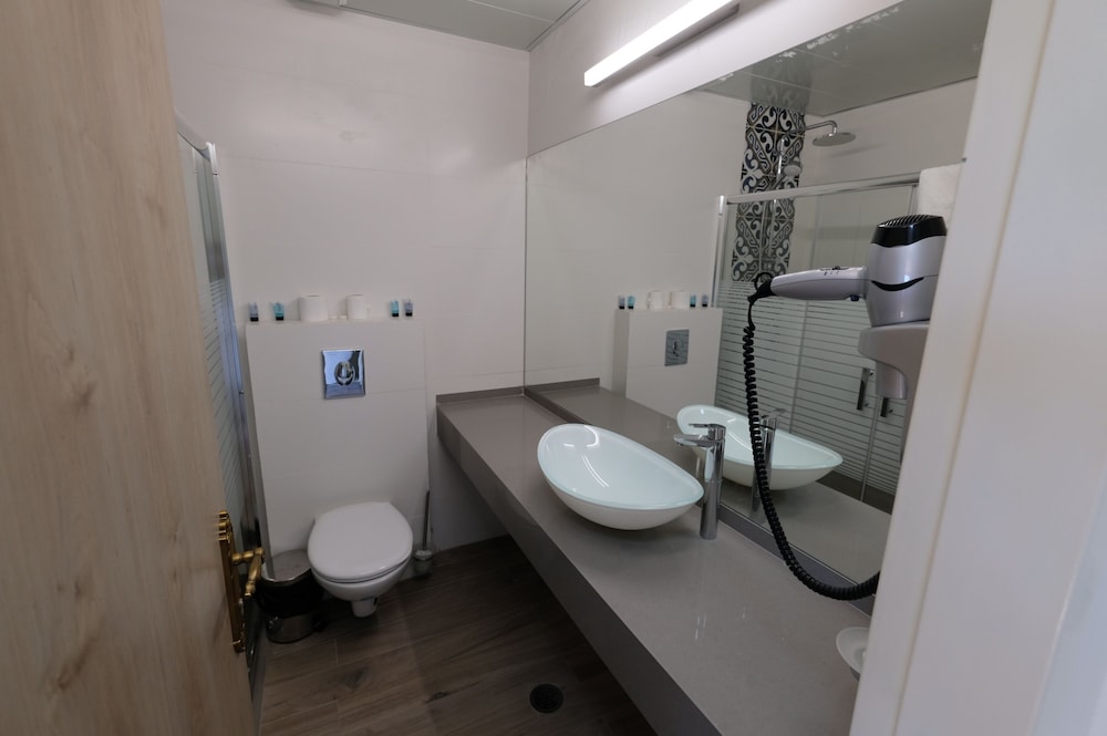 St. George’s Cathedral Pilgrim Guesthouse – Jerusalem