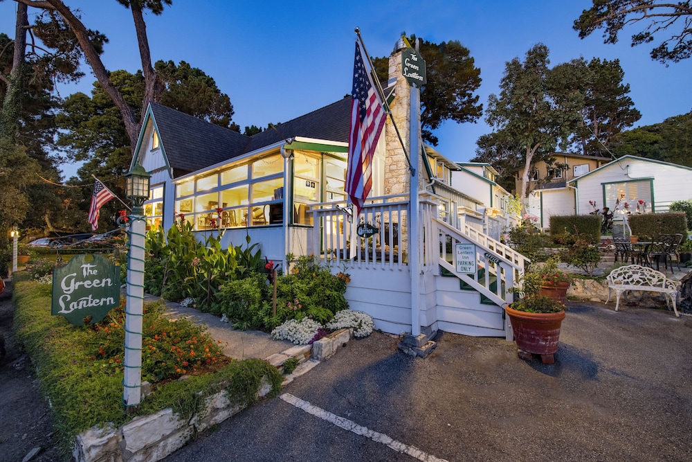 Monterey Vacations - Carmel Green Lantern Inn - Property Image 1