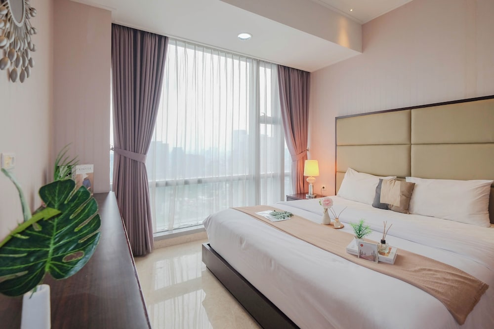 Elegant Earth Tone 3Br At Ciputra World 1 Apartment