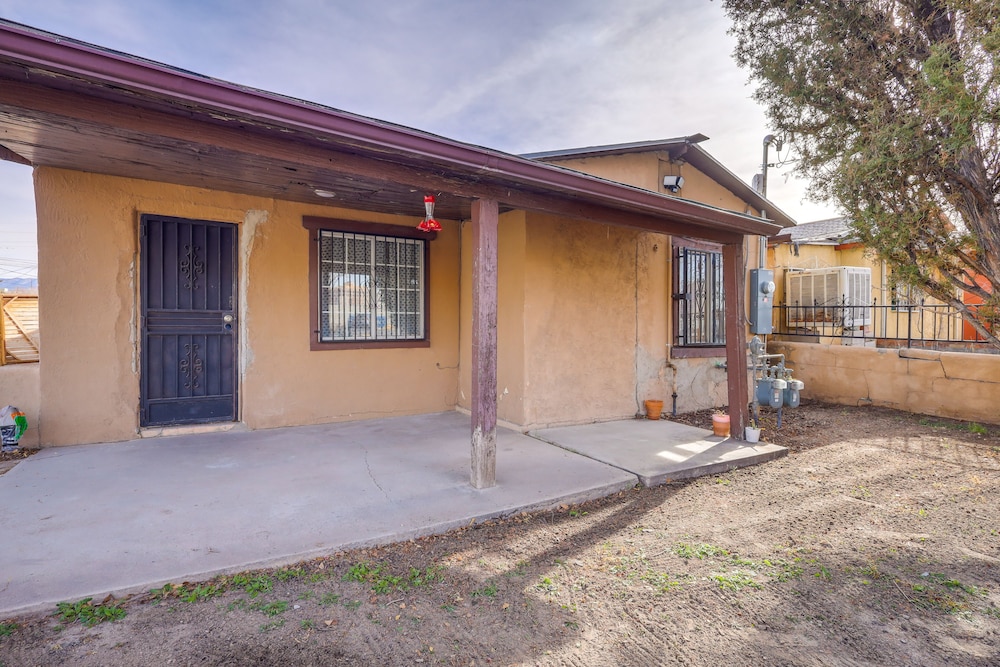 Pet-friendly Home Near Downtown Albuquerque! view 3