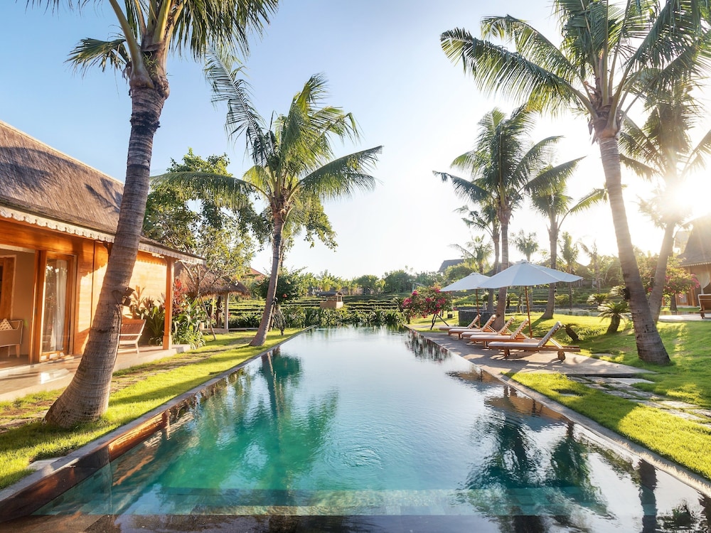 Mannao Estate by Villa Finder