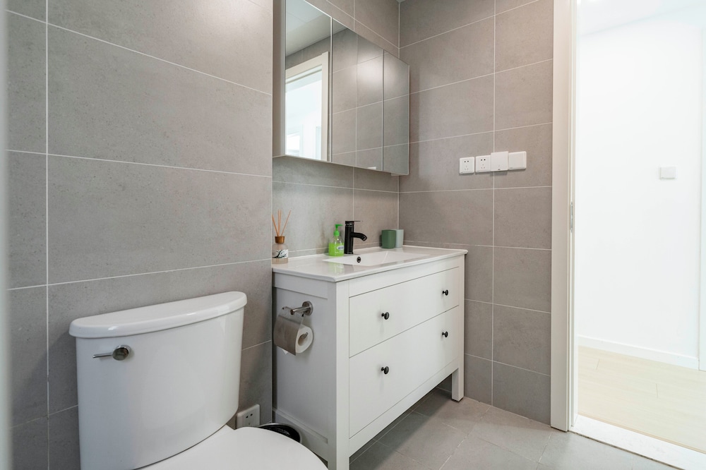 Tyms Bright 2BR 1BA Apt Xuhui Center