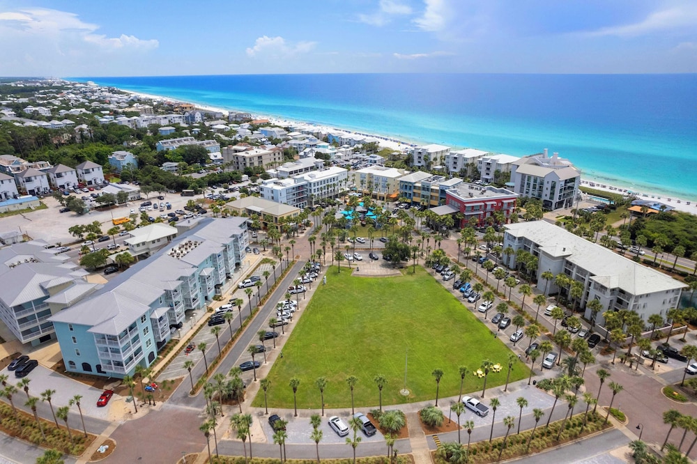 Walk to Beach + Pool, Hot Tub & Game Room 30A Ohana Grande by Avantstay