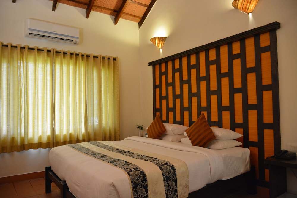 Kadkani Riverside Resort