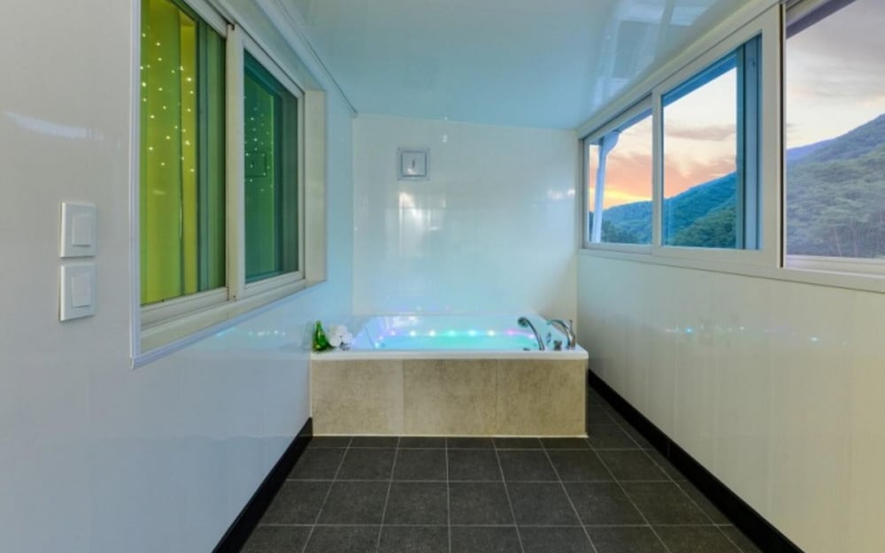 Gapyeong Shinbi Kids Pool Villa