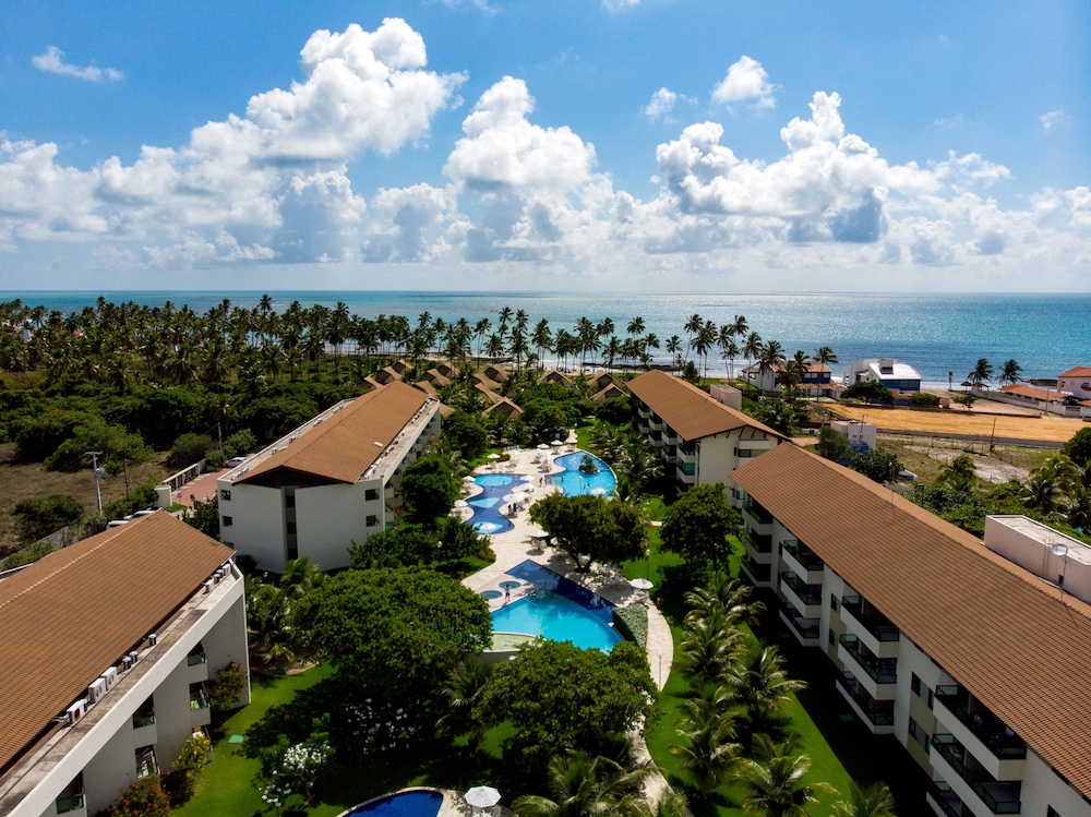 Flats no Carneiros Beach Resort