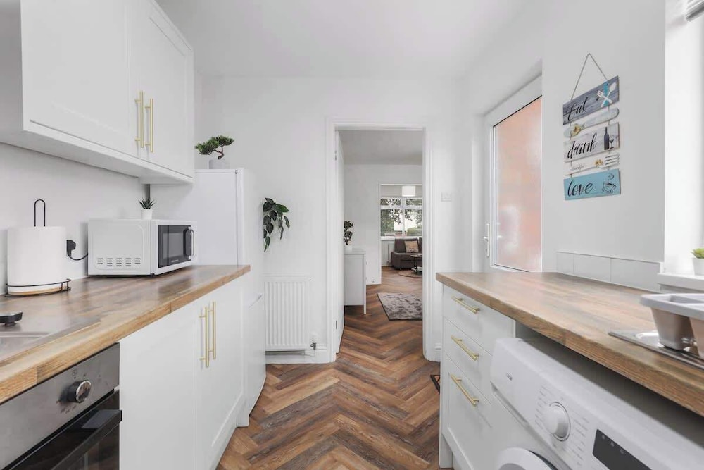 3bedroom House - Free Parking