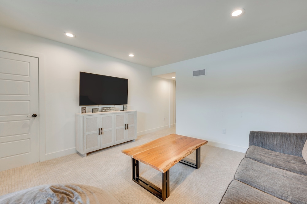 14 Mi to Boulder: Family-friendly Home in Erie!