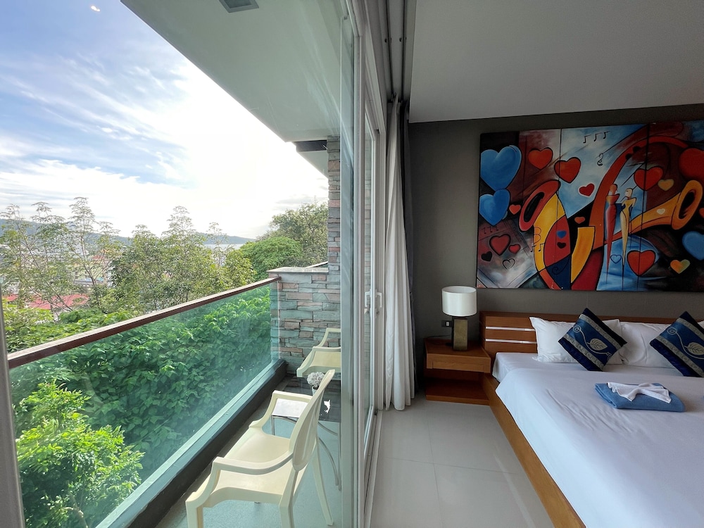 Emerald Terrace by Lofty