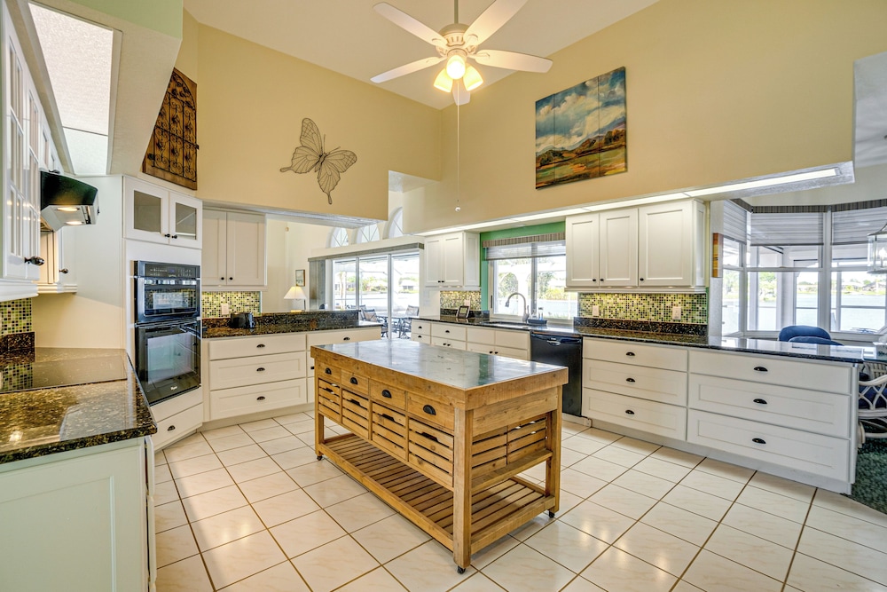 Poolside Bliss & Lake Fun: Florida Getaway!