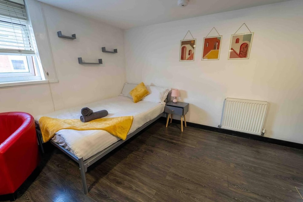 Modern Studio Available Close to the City view 5