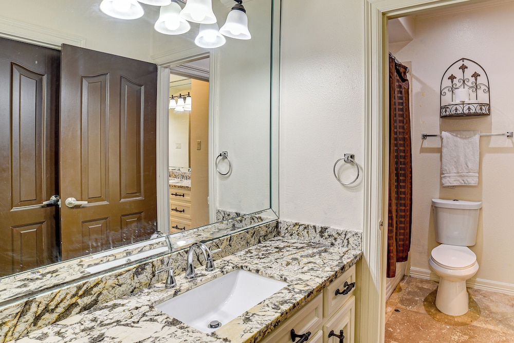 Luxury Home w/ Patio & Lake View in Richmond!