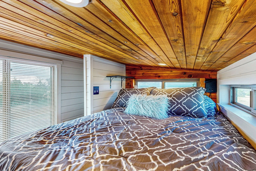 Charming Studio Cabin on the Ranch