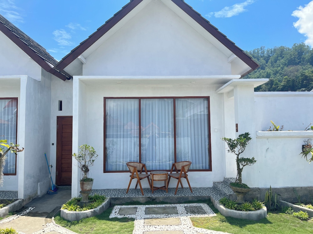 Green Caldera Estate