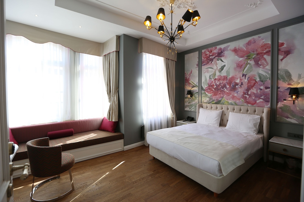 Royal Tophane - Image 27