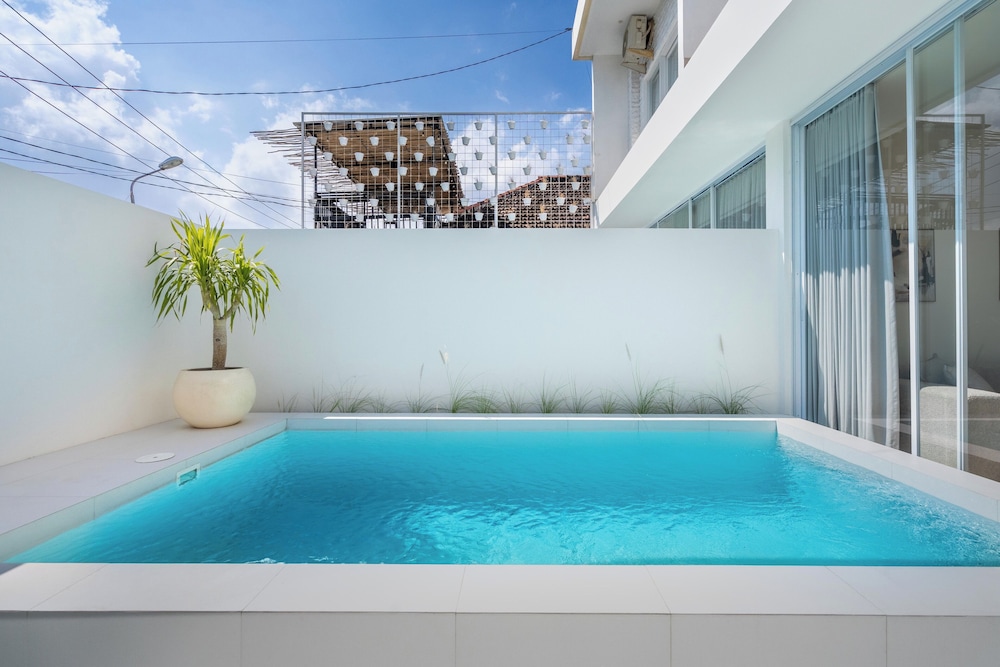 Dreamland Villa 1 Pool & Walk to Beach