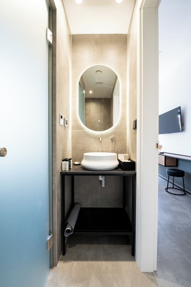 Cardamilia Suites