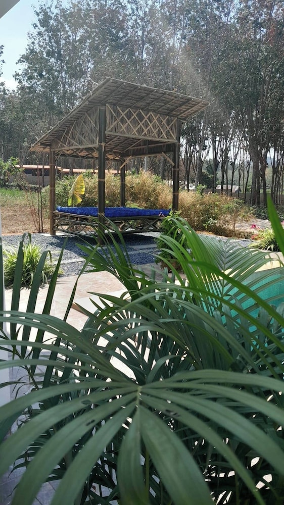 Baan ton mai 2 Bedrooms 400 m From the Beach
