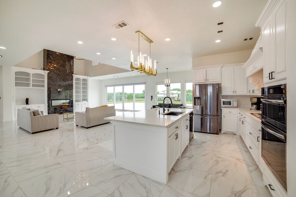 Sprawling Countryside Home in Dallas Area