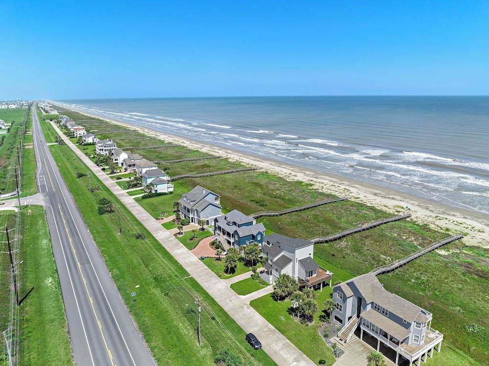 Sandcastle by Ryson Vacation Rentals