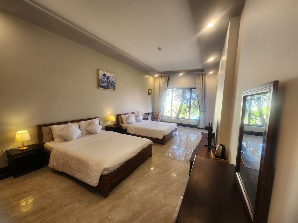 Sunny Shore Resort