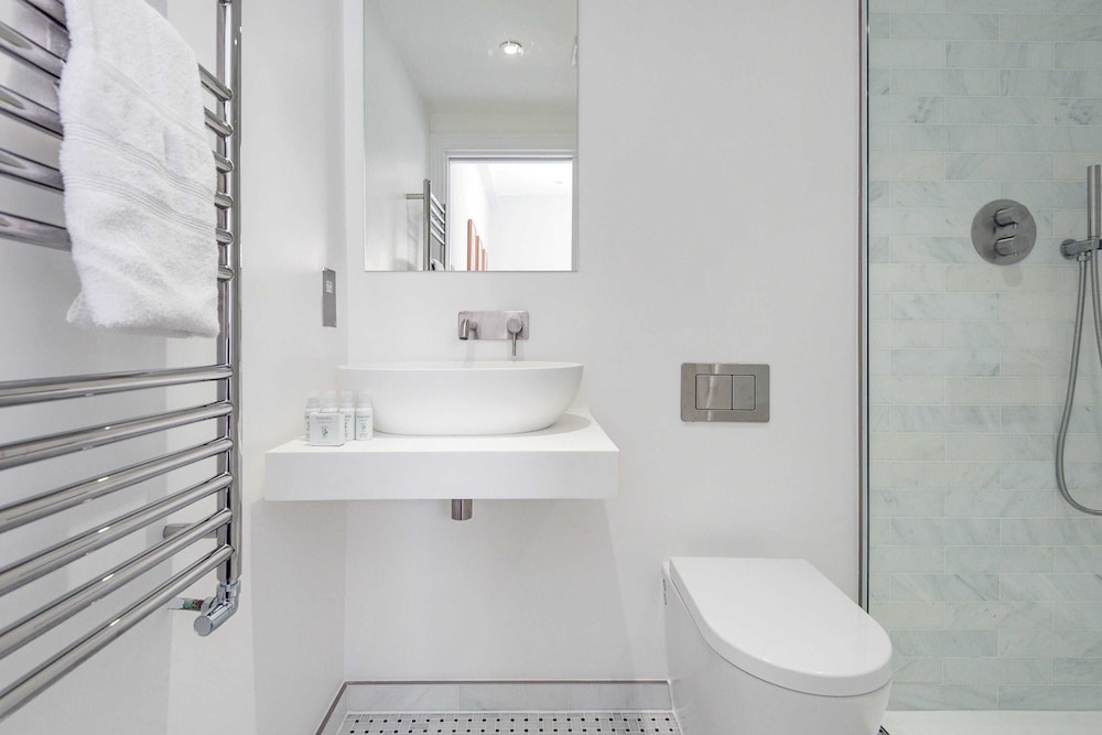 Lillie Road Residence B