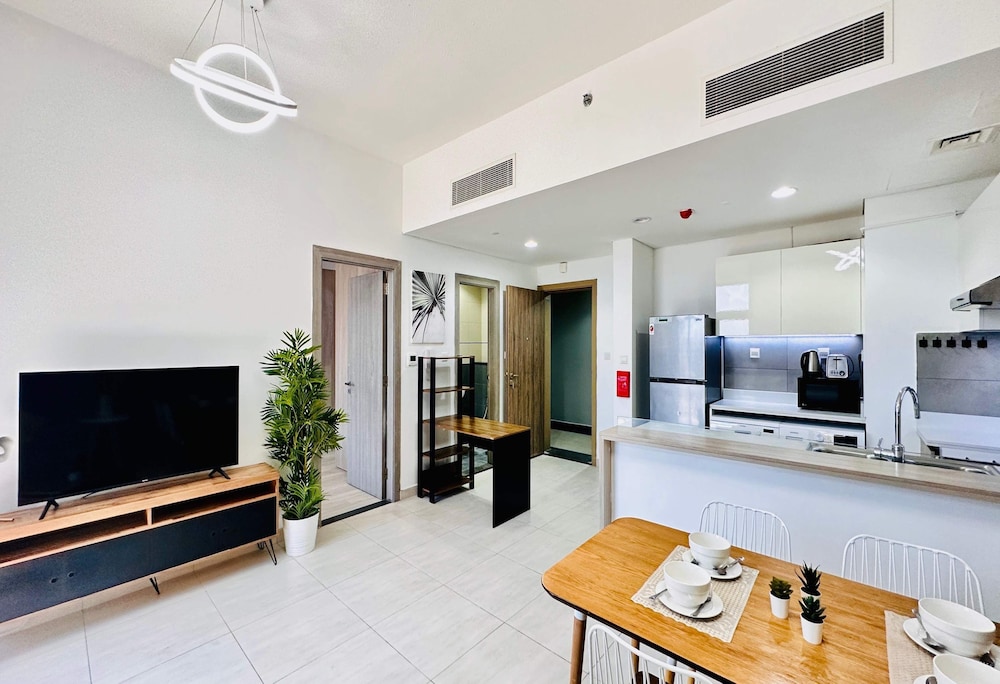 OYO HOME 1366 Standard One Bedroom Jvc