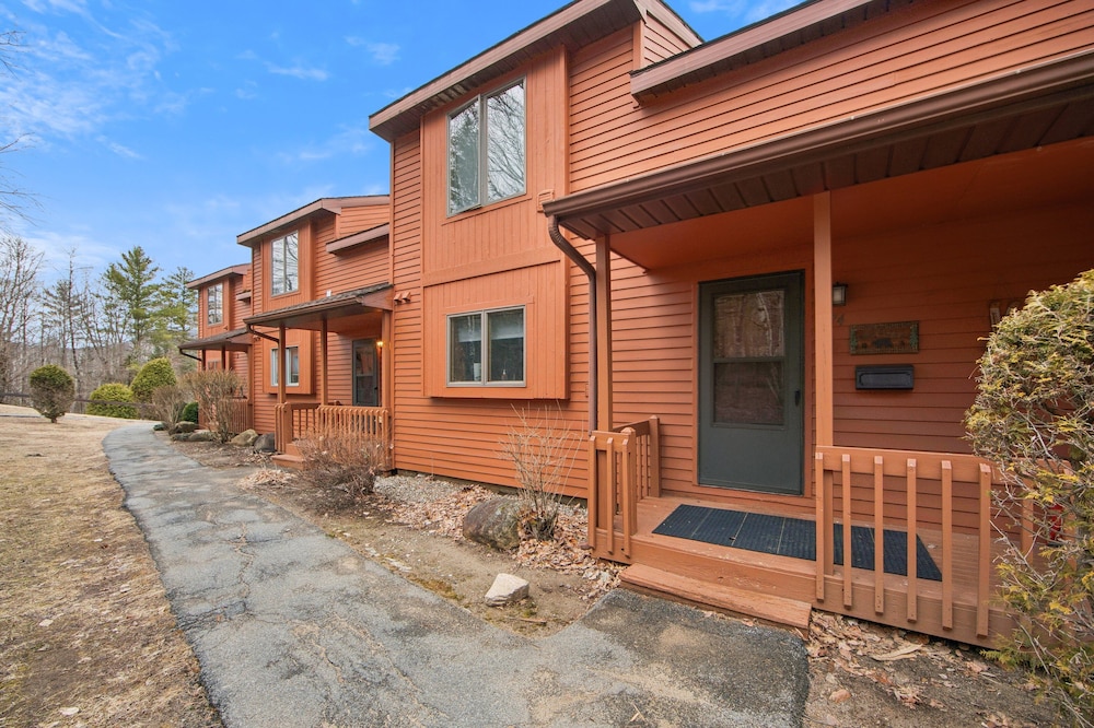 Tahawus 74I - A Cozy Adirondack Retreat 2 Bedroom Townhouse by The Summit at Gore Mountain