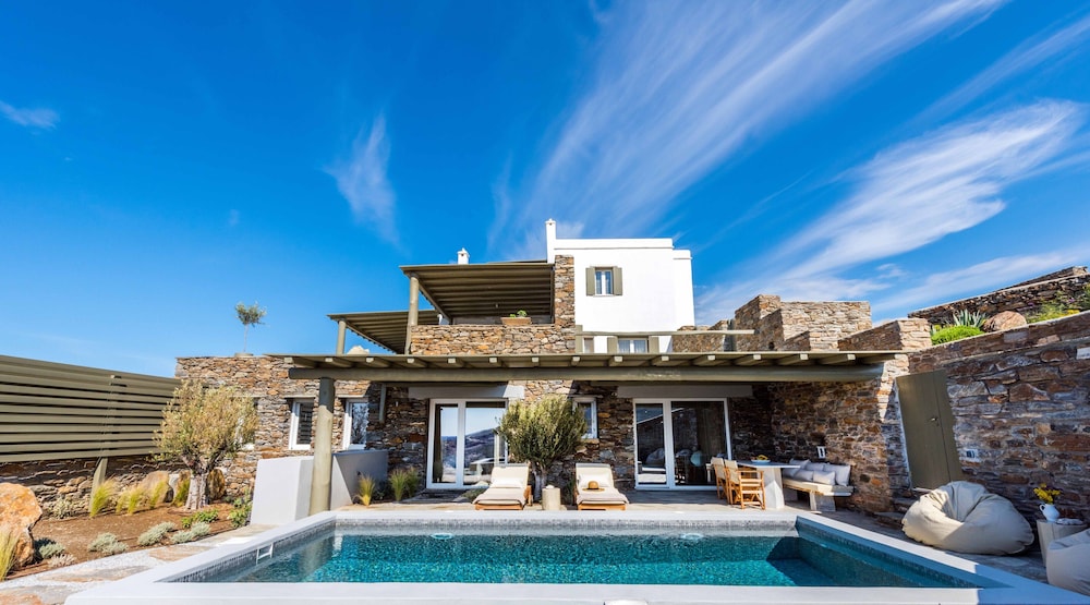 Vathi Bleu Private Villas