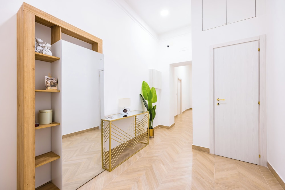 Essentia Home