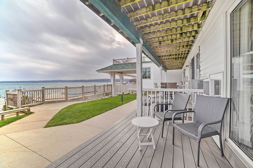 Lakefront Onekama Condo w/ Seasonal Pool! view 3