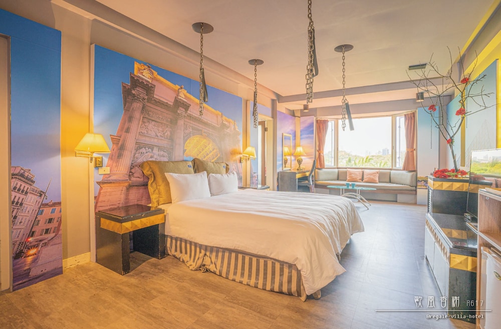 Regale Villa Hotel